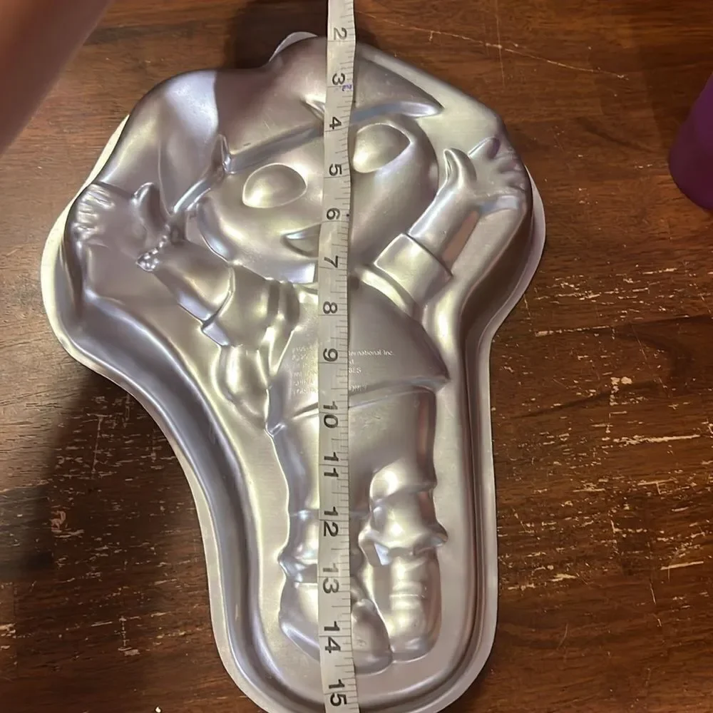 Wilton cake pan